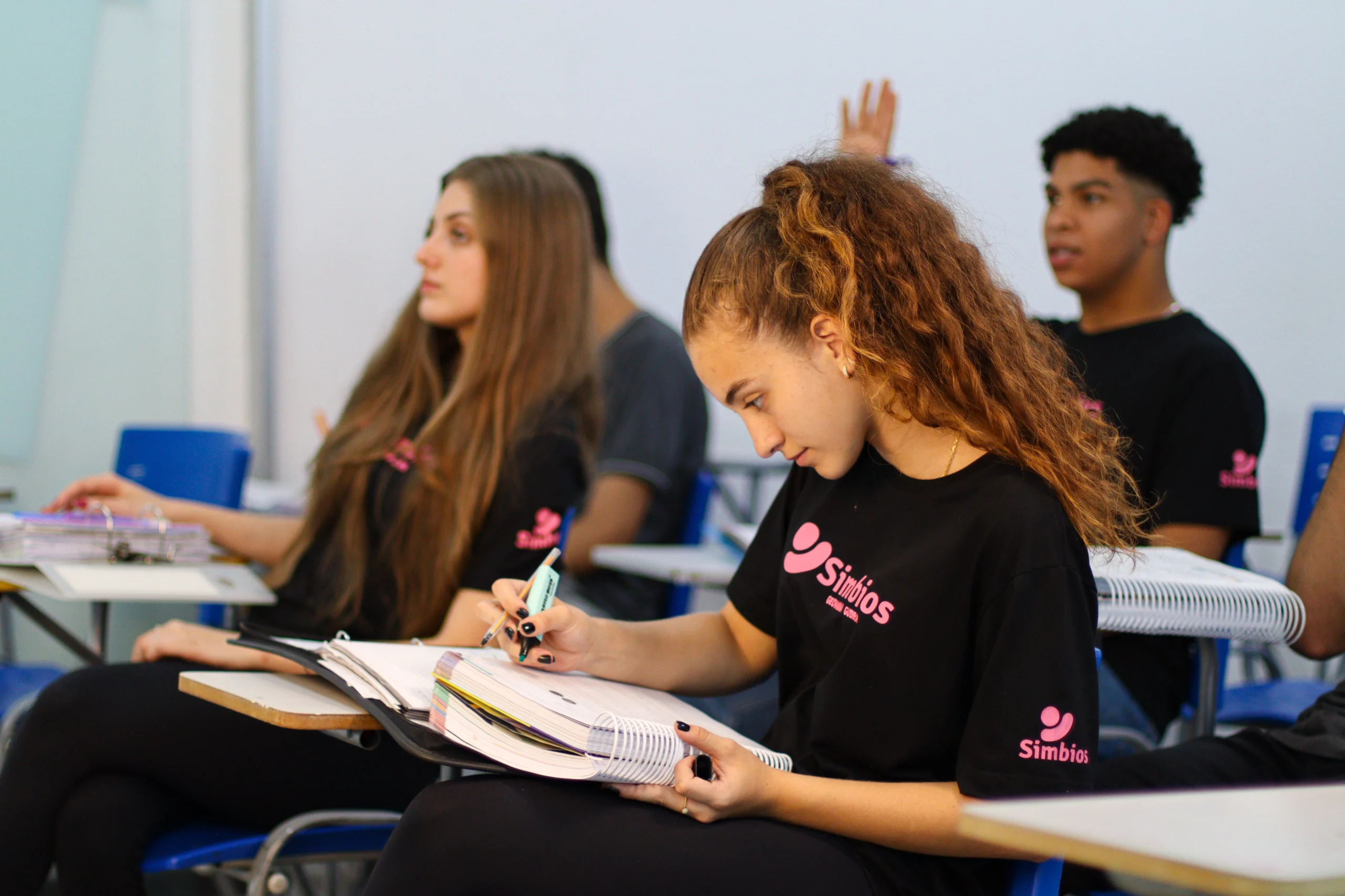 Alunos estudando no Pré-Vestibular